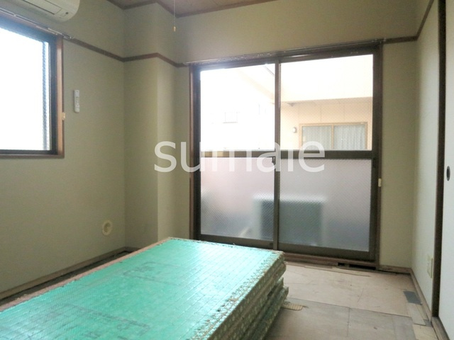 マノワールアズマの寝室|２面採光のお部屋です。