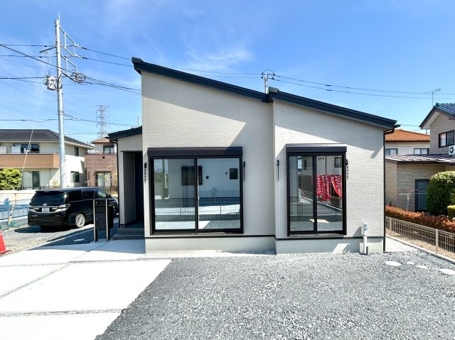 【新築戸建】前橋市元総社町の外観|■外観（2号棟）|シンプルで洗練されたデザインは住まう人の色に染まり、個性を映し出します♪本日見学可能(*＾＾*)