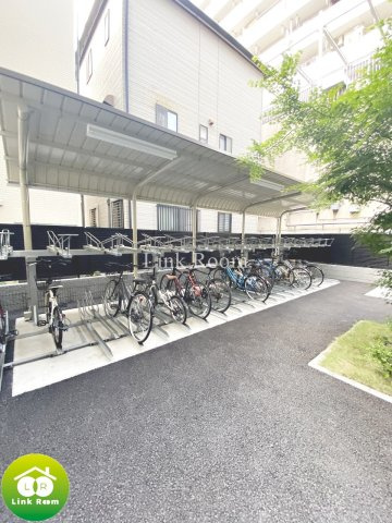 アジュールテラス門前仲町の駐車場