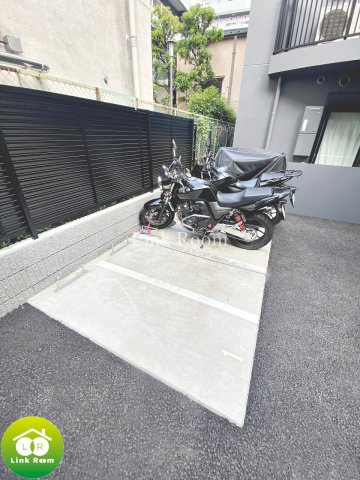 アジュールテラス門前仲町の駐車場