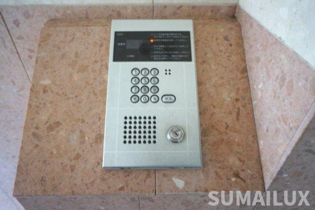 熊本市東区健軍２丁目の賃貸マンションのエントランス