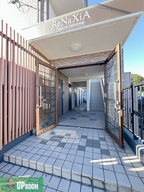 レナジア名古屋芸大前のエントランス