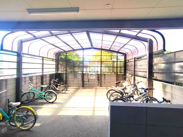 ハウスユマニテ今宿 の駐輪場