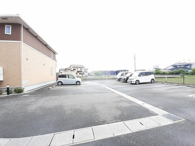 ミニヨンＢの駐車場