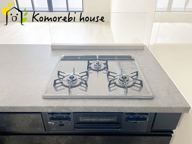 さいたま市北区宮原町　18期　新築一戸建て　グレース　02のキッチン|コンパクトなキッチンで掃除もラクラク