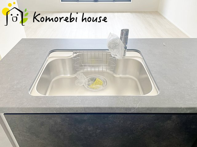 さいたま市北区宮原町　18期　新築一戸建て　グレース　02のキッチン|コンパクトなキッチンで掃除もラクラク