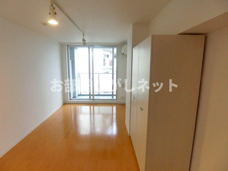 フォレストコート【おとり物件なし】#学生・社会人にオススメ！初期費用分割払いOK！の居間・リビング