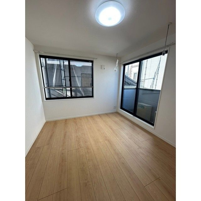 エクセラン西尾久Southの洋室