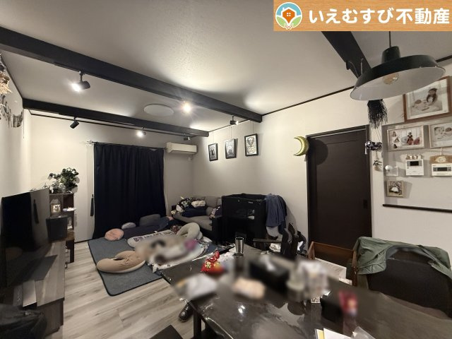 深谷市新戒　中古戸建の居間・リビング