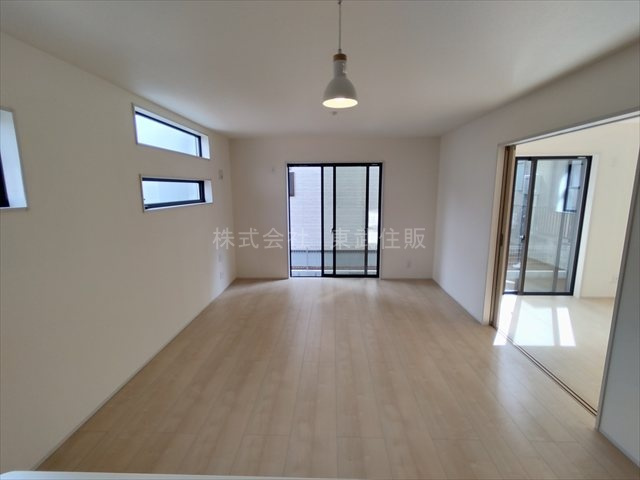 【居間・リビング】の画像