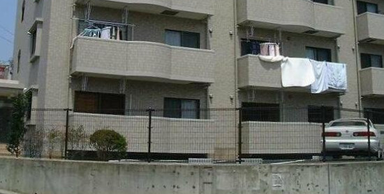 蔵屋マンション第一のエントランス