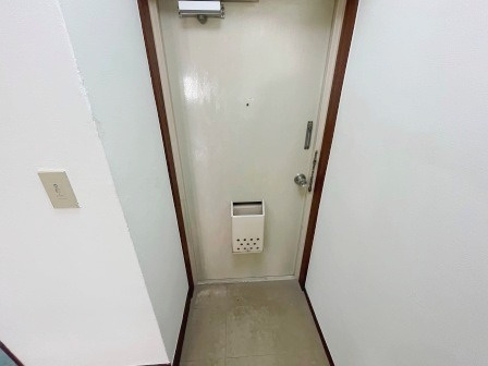 サンライズ小松の玄関