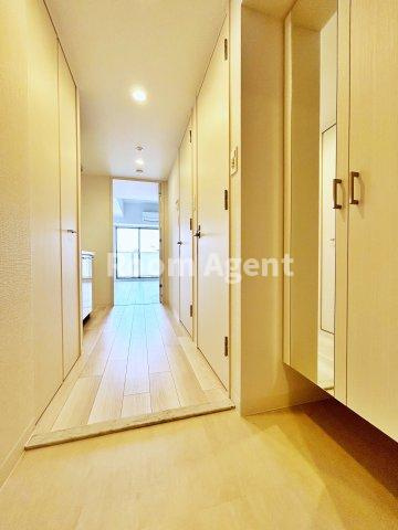 エスリード新栄グランラグジェの玄関