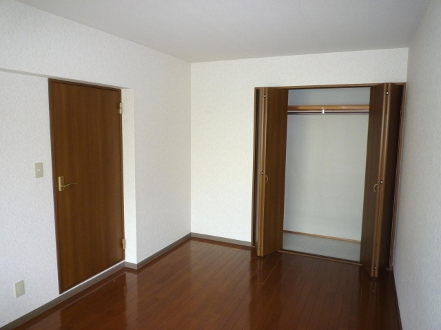 コーラルリーフの収納|こまごまとしたものを収納できそうですね