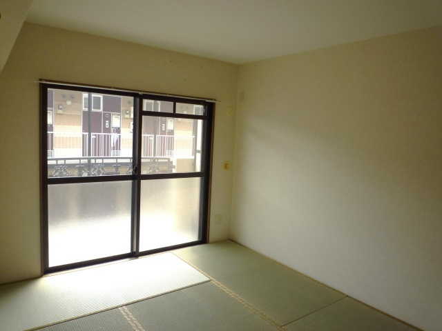 コーラルリーフの和室|柔らかい畳が心地よい和室