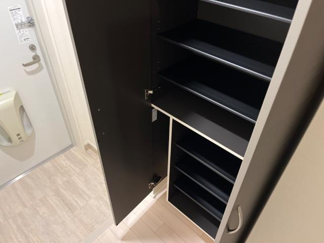 LUXE queenの収納|下駄箱（イメージ）