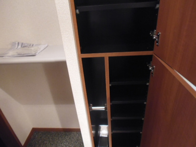 【玄関】 | フェニックス中野新橋パインアイル | シューズボックス完備。