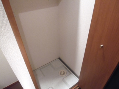 【設備】 | フェニックス中野新橋パインアイル | 室内洗濯機置場。