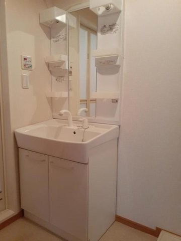 グランドール・ヒル　Ⅰの独立洗面台|使いやすい洗面所です