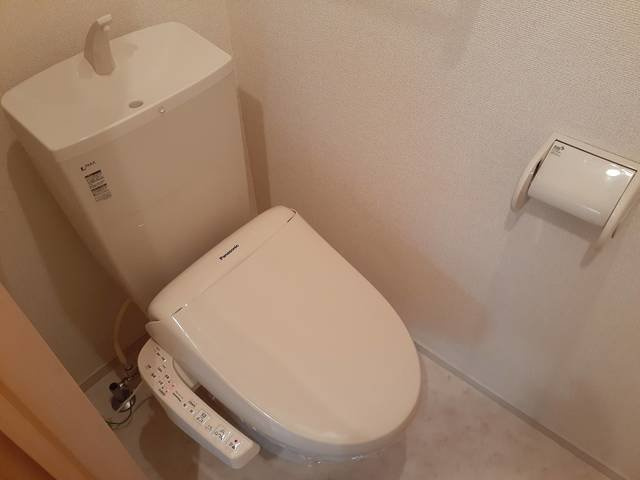 スウィート　Ⅱのトイレ|清潔感のあるトイレです