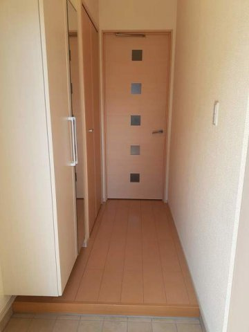 スウィート　Ⅱの玄関|収納もある玄関です