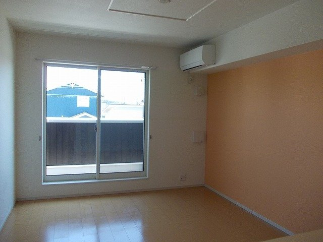 グラシアスの居間・リビング|こちらの居間で趣味の時間をお楽しみください