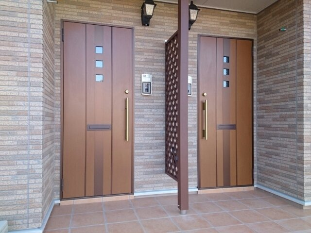 オーバーフォレストⅠの玄関|落ち着いた玄関です