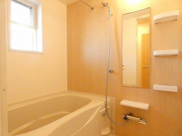 オーバーフォレストⅠの浴室|落ち着いた空間のお風呂です