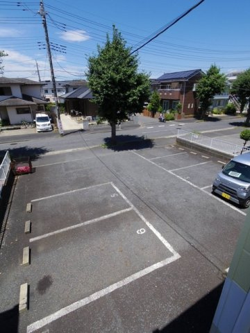 メゾンドボナールの駐車場|車をお持ちの方に嬉しい駐車場付きの物件です