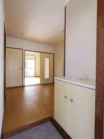 メゾンドボナールの玄関|収納もある玄関です