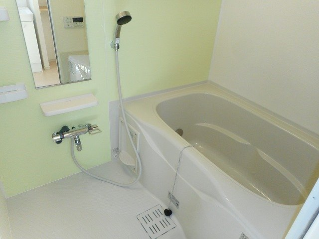 アコードパレスⅠの浴室|ゆったり過ごせるお風呂です