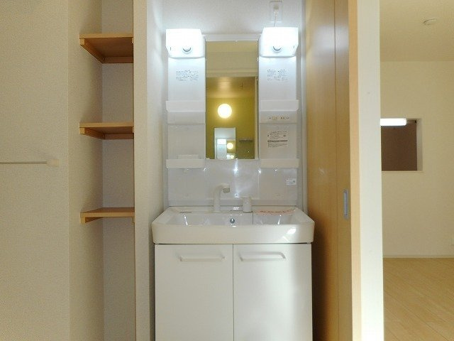 アコードパレスⅠの独立洗面台|洗面所です