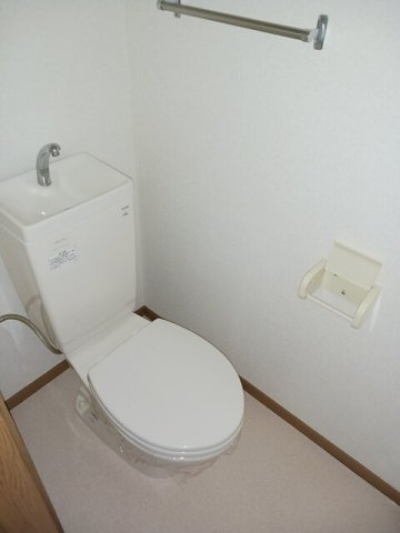 コーポ太陽Ⅱのトイレ|落ち着いたトイレです