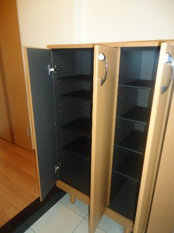 メゾン・ド・ピュアの収納|下駄箱