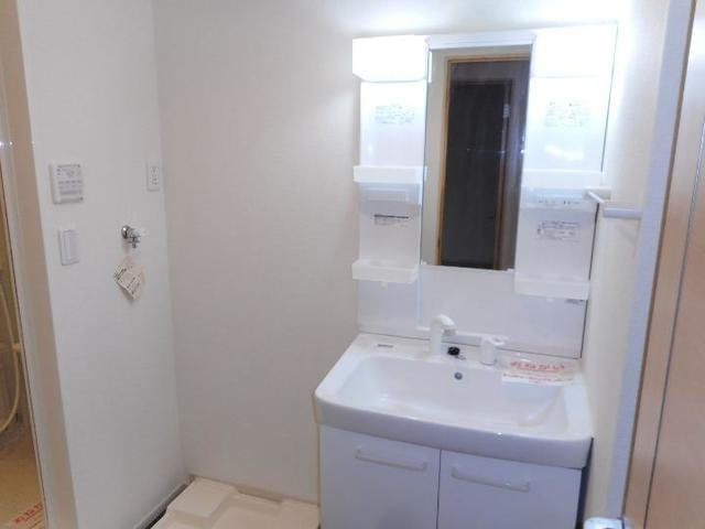 リーリエの独立洗面台|広い洗面スペース