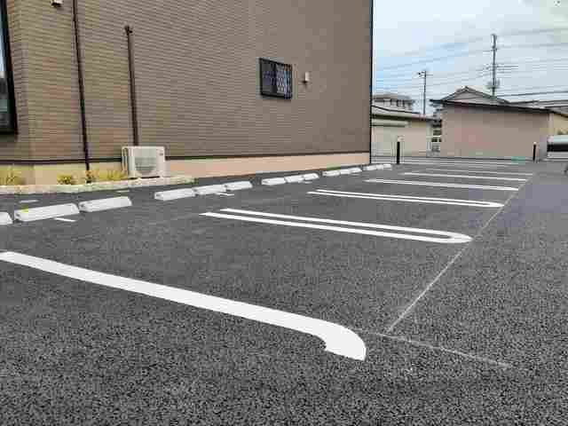 シエル　ファミールの駐車場|カースペースがあります