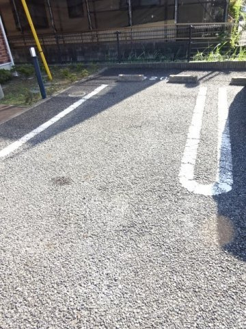 シャルマンＡの駐車場|駐車場があるので、車を買う予定の方も安心です