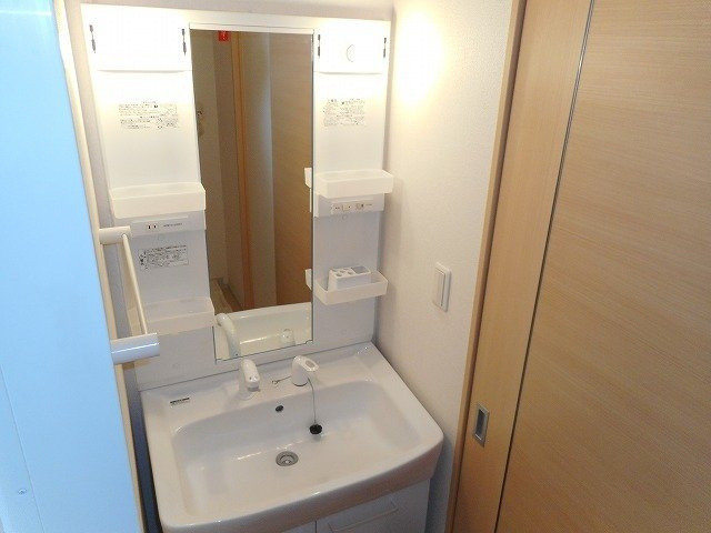 エスポワールの独立洗面台|スペースが確保できる洗面所です