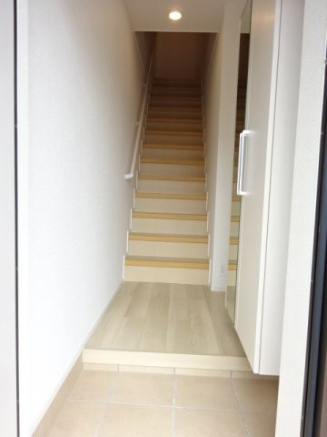 アイフラット東金　ブランの玄関|収納もある玄関です