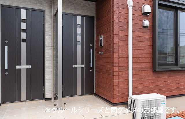 プレマ（Ｐｒｅｍａ）の玄関|小物を収納するのに便利です