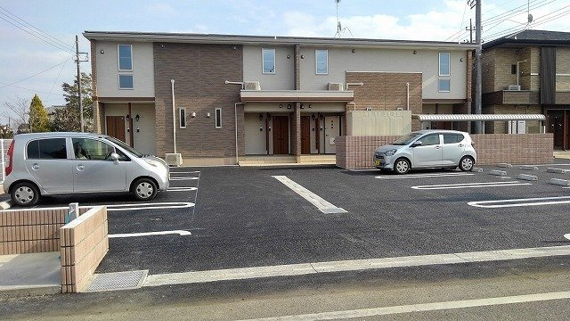 ヴィレ・ニ・カンパーニャⅡの駐車場|駐車場に車を止められます