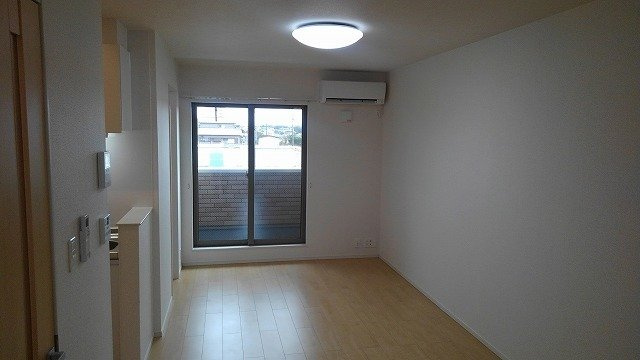 ヴィレ・ニ・カンパーニャⅡの居間・リビング|ゆったり過ごせるリビングです