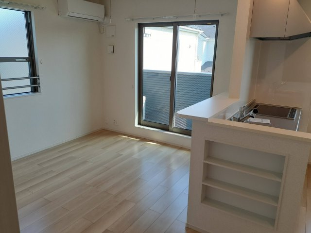 ブライト　コート　Ｃの居間・リビング|こちらのリビングで趣味の時間をお楽しみください