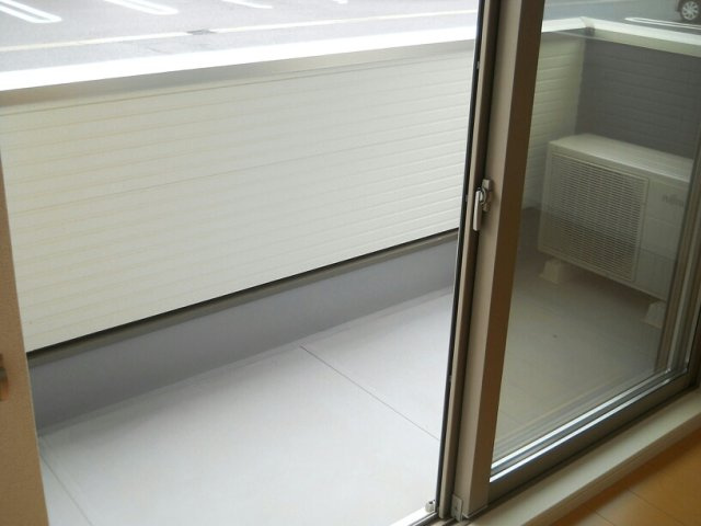 アーバンコートＤのバルコニー|開放的で明るい空間を演出してくれるバルコニーです