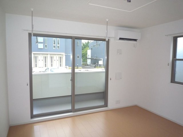 アーバンコートＤの居間・リビング|ゆったり過ごせる居間です