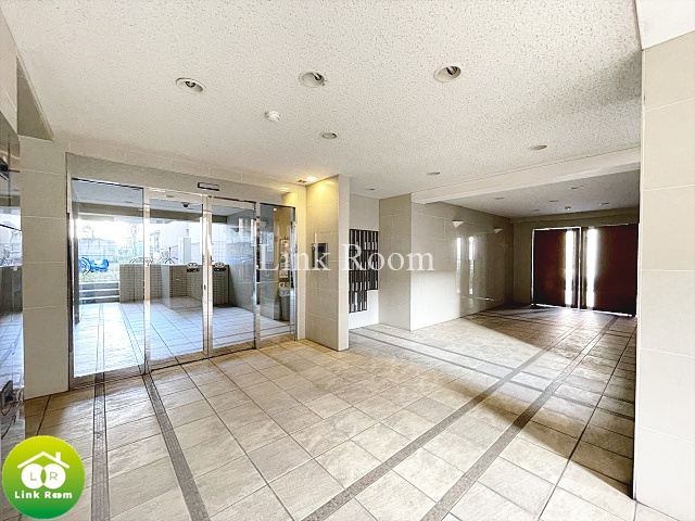 スカイコート大島のエントランス