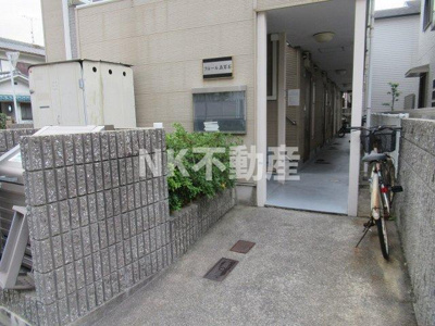 【エントランス】 | フルール五百石（八戸ノ里賃貸） | エントランスです