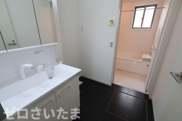 《仲介手数料無料》練馬区大泉学園町３丁目23-19新築一戸建てTerrechezのランドリースペース