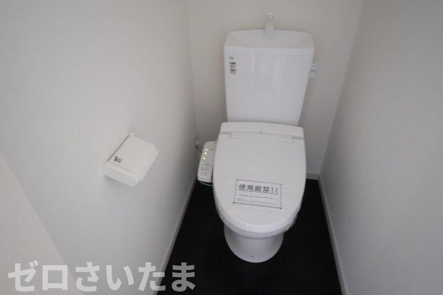 《仲介手数料無料》練馬区大泉学園町３丁目23-19新築一戸建てTerrechezのトイレ