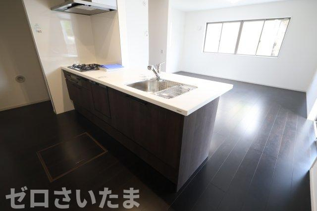 《仲介手数料無料》練馬区大泉学園町３丁目23-19新築一戸建てTerrechezのキッチン